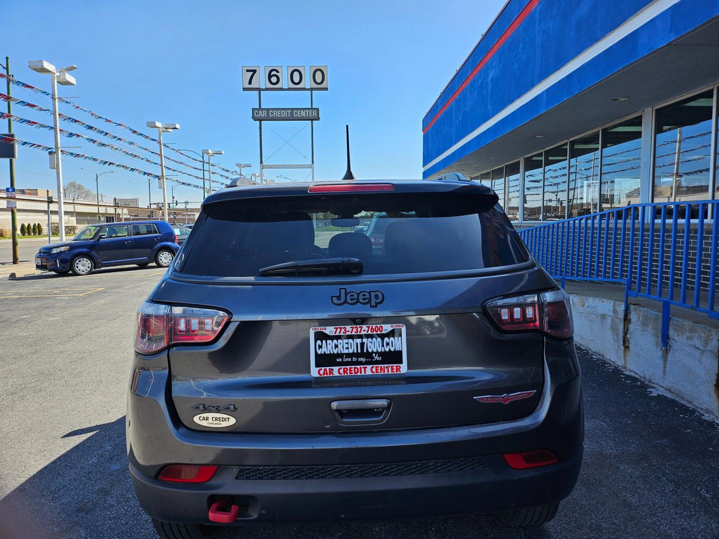 2019 GRAY Jeep Compass Trailhawk 4WD (3C4NJDDB7KT) with an 2.4L L4 DOHC 16V engine, 9A transmission, located at 7600 S Western Ave., Chicago, IL, 60620, (773) 918-3980, 0.000000, 0.000000 - Photo#3